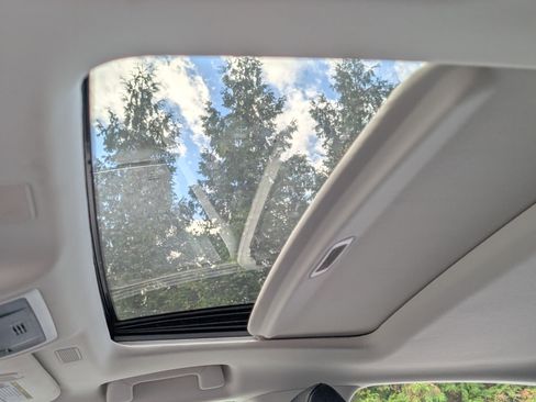 Certified 2022 Lexus ES 350 w/ Premium Package image 19