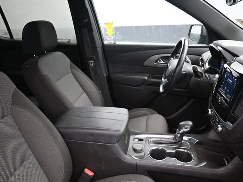 Used 2023 Chevrolet Traverse LT image 14