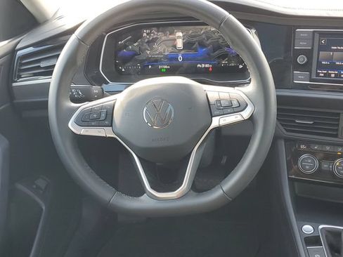 Used 2023 Volkswagen Jetta SE w/ Panoramic Sunroof Package FWD image 11