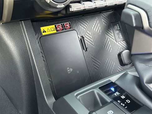 Used 2025 Toyota Tacoma Limited image 22