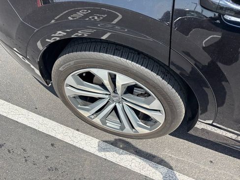 Used 2019 Audi Q8 Prestige w/ Luxury Package AWD/4WD image 9
