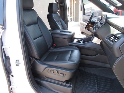 Used 2022 Chevrolet Suburban Z71 w/ Luxury Package AWD/4WD image 25