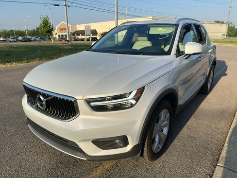 Used 2022 Volvo XC40 T5 Momentum AWD/4WD image 9