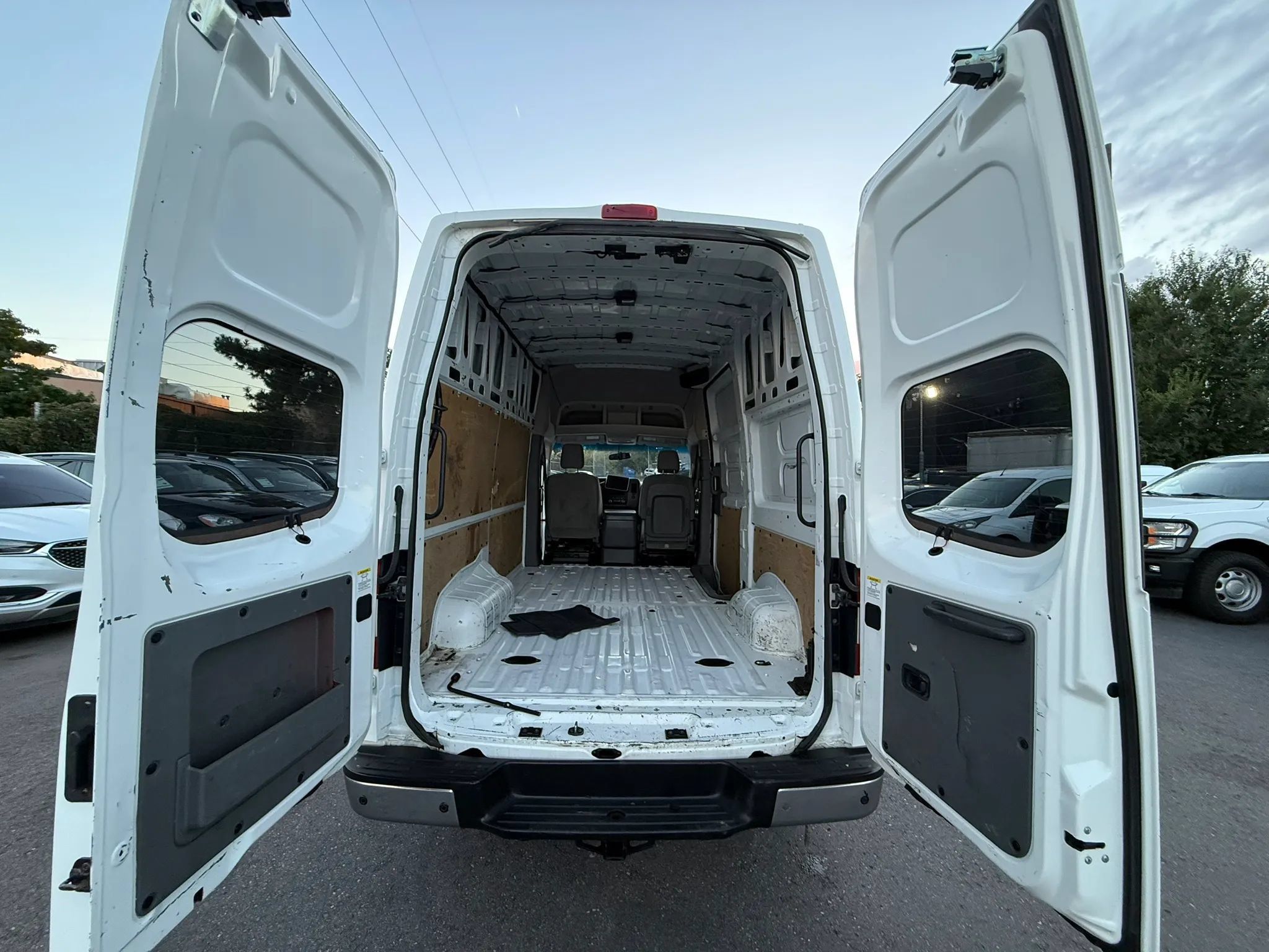 Used 2012 Nissan NV 2500 SV w/ Side Curtain Airbag Pkg RWD image 25