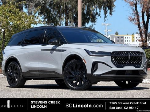 New 2026 Lincoln Nautilus Reserve w/ Jet Appearance Package AWD/4WD image 1