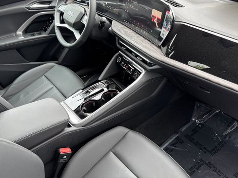 New 2025 Audi Q5 Premium image 13