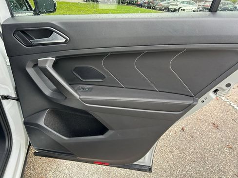 Used 2023 Volkswagen Tiguan SE FWD image 47