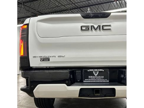 Used 2025 GMC Sierra EV Denali AWD/4WD image 17