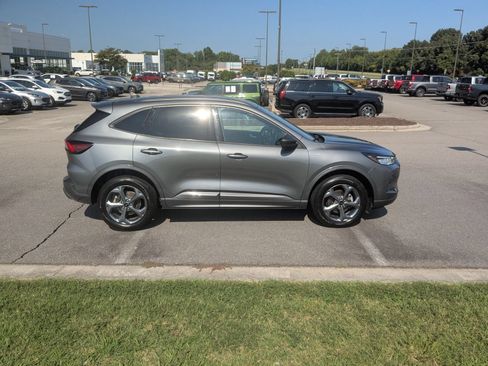 Used 2024 Ford Escape ST-Line AWD/4WD image 2