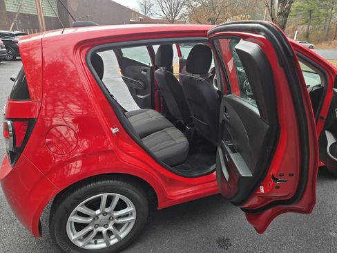 Used 2015 Chevrolet Sonic LT w/ Wheels and Fog Lamp Package image 10