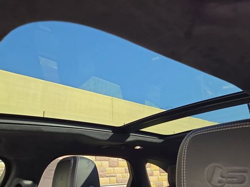 Used 2019 Jaguar F-PACE S image 16