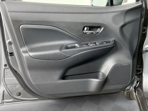 New 2025 Nissan Versa SV w/ Trunk Package FWD image 19