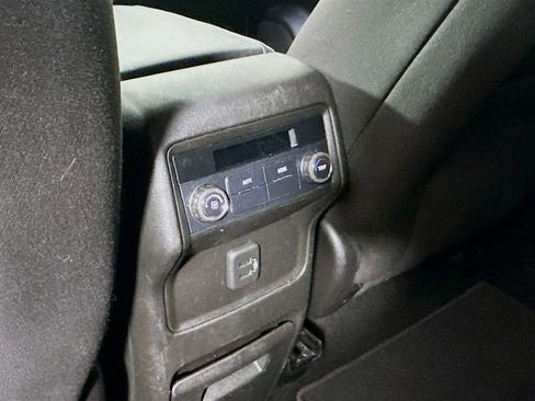 Used 2019 GMC Acadia SLE image 25