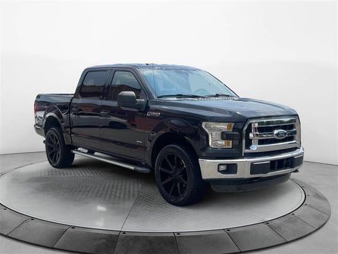 Used 2015 Ford F150 XLT image 7