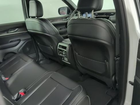 New 2025 Jeep Grand Cherokee Limited AWD/4WD image 11