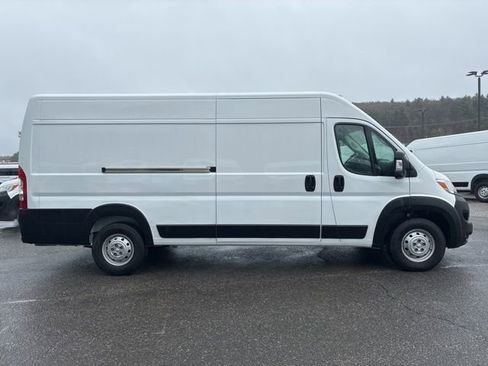 Used 2023 RAM ProMaster 3500 w/ Driver Convenience Group FWD image 2