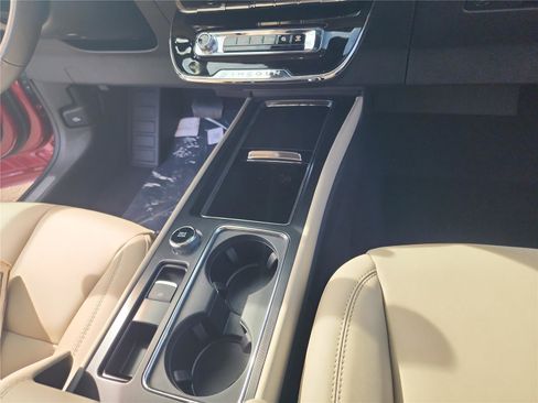 New 2026 Lincoln Corsair Premiere image 30