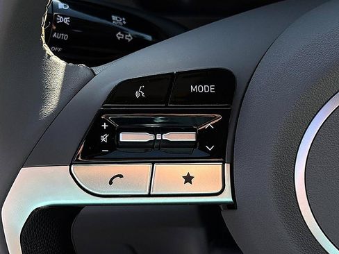 Certified 2025 Hyundai Elantra Sport FWD image 17