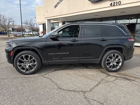 Used 2023 Jeep Grand Cherokee Laredo w/ Trailer Tow Prep Group (B) image 6