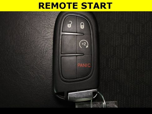 Used 2022 Jeep Cherokee Trailhawk image 7