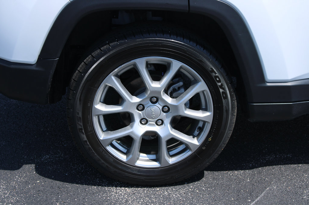 Used 2022 Jeep Compass Latitude AWD/4WD image 17