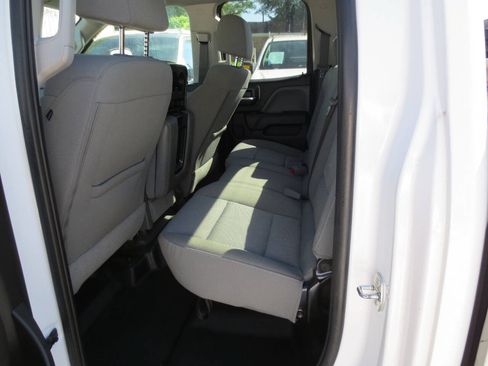 Used 2018 Chevrolet Silverado 1500 W/T w/ WT Convenience Package AWD/4WD image 8