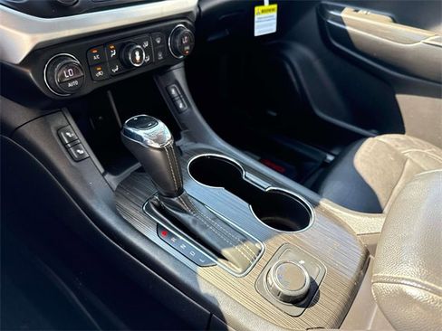 Used 2018 GMC Acadia SLT image 33