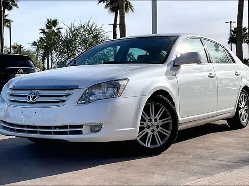 Used 2005 Toyota Avalon image 1