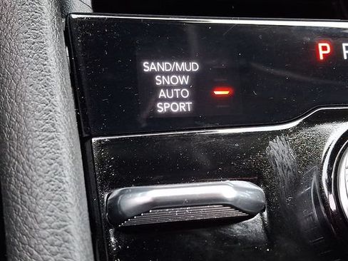 Used 2023 Jeep Grand Cherokee Limited AWD/4WD image 24