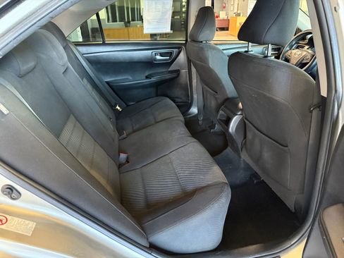 Used 2016 Toyota Camry LE FWD image 12