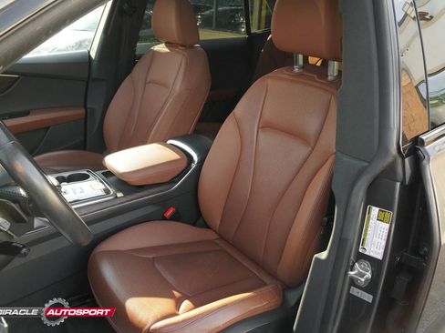 Used 2019 Audi Q8 Premium Plus w/ Premium Plus image 19