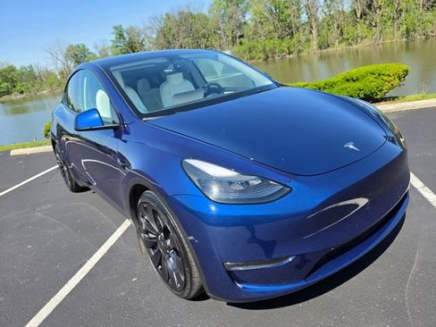 Used 2023 Tesla Model Y Performance AWD/4WD image 18