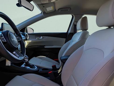 Used 2023 Kia Forte LXS w/ LXS Technology Package image 9