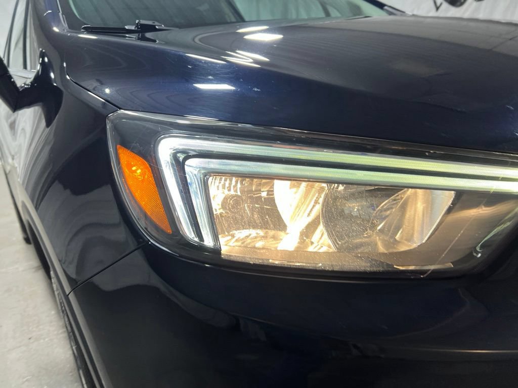 Used 2022 Buick Encore Preferred w/ Safety Package AWD/4WD image 33