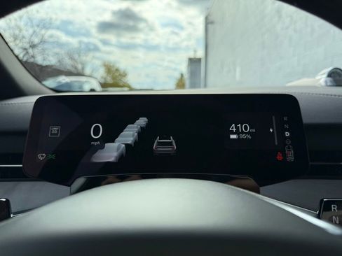 New 2025 Volvo EX90 Ultra image 15