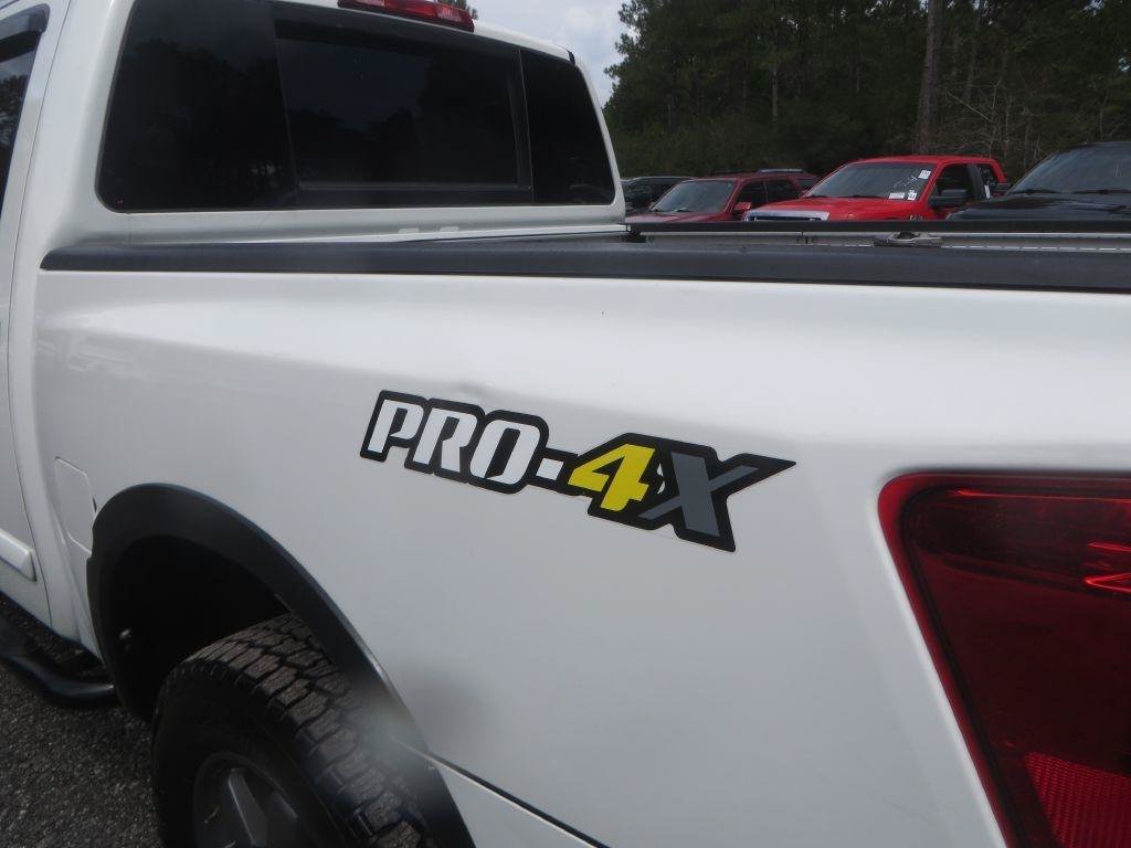 Used 2015 Nissan Titan PRO-4X w/ Pro-4x Luxury Package AWD/4WD image 10