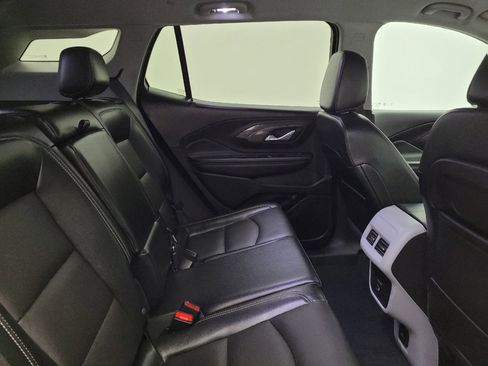 Used 2024 GMC Terrain SLT image 19