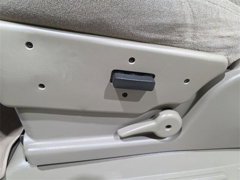 Used 2004 Chevrolet Suburban LS image 12