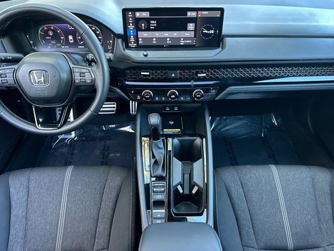 Used 2025 Honda Accord Sport image 16