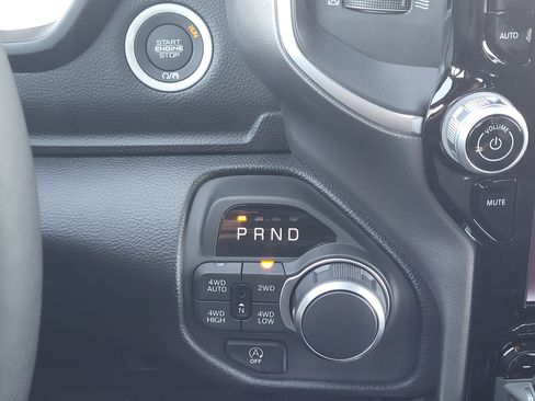 New 2026 RAM 1500 Big Horn AWD/4WD image 13