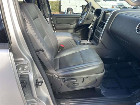 Used 2007 Mercury Mountaineer AWD image 27