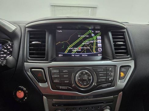 Used 2020 Nissan Pathfinder SL FWD image 25