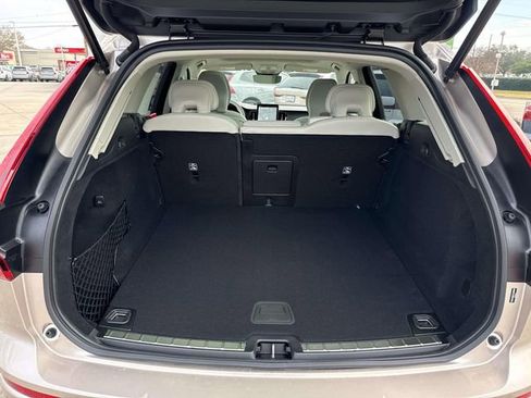 New 2026 Volvo XC60 B5 Ultra w/ Climate Package image 11