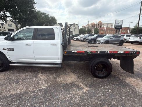 Used 2018 RAM 3500 SLT AWD/4WD image 14