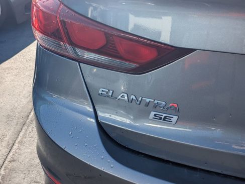 Used 2018 Hyundai Elantra SE w/ Cargo Package image 5