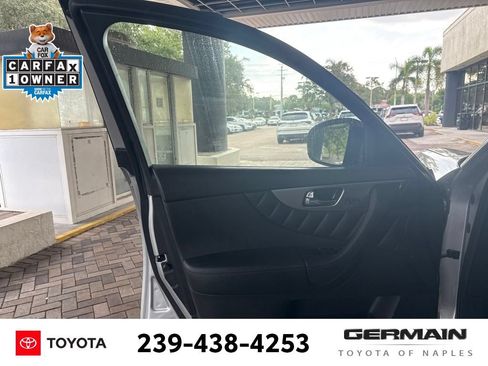 Used 2017 INFINITI QX70 2WD w/ Premium Package image 12