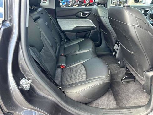 Used 2022 Jeep Compass Latitude w/ Sun and Sound Group AWD/4WD image 14
