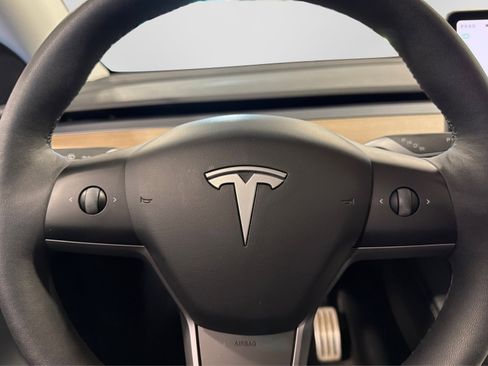 Used 2024 Tesla Model Y Performance AWD/4WD image 22