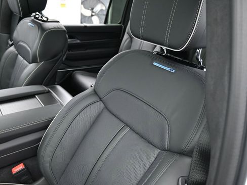 Used 2024 Jeep Grand Wagoneer Series II w/ Quick Order Packagew 28T image 17