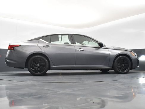 Used 2024 Nissan Altima 2.5 S image 42